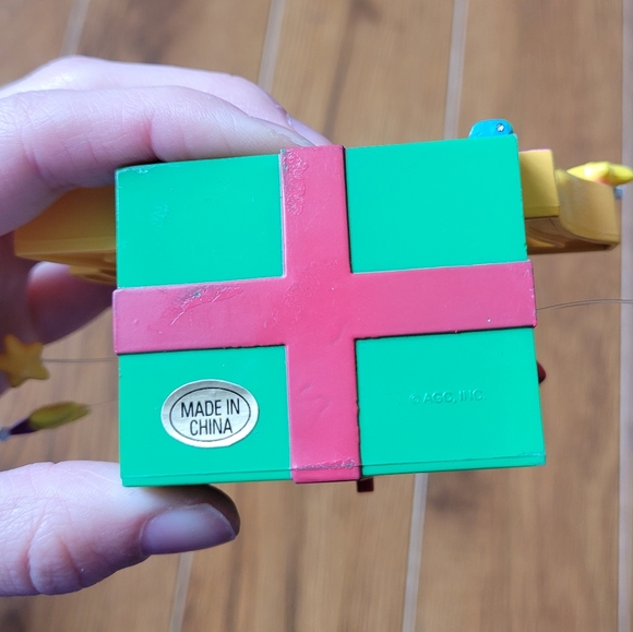 🌟FWP🌟 / 4/$10 - 2007 "Let's Party" Heirloom Ornament Collection - Picture 3 of 5